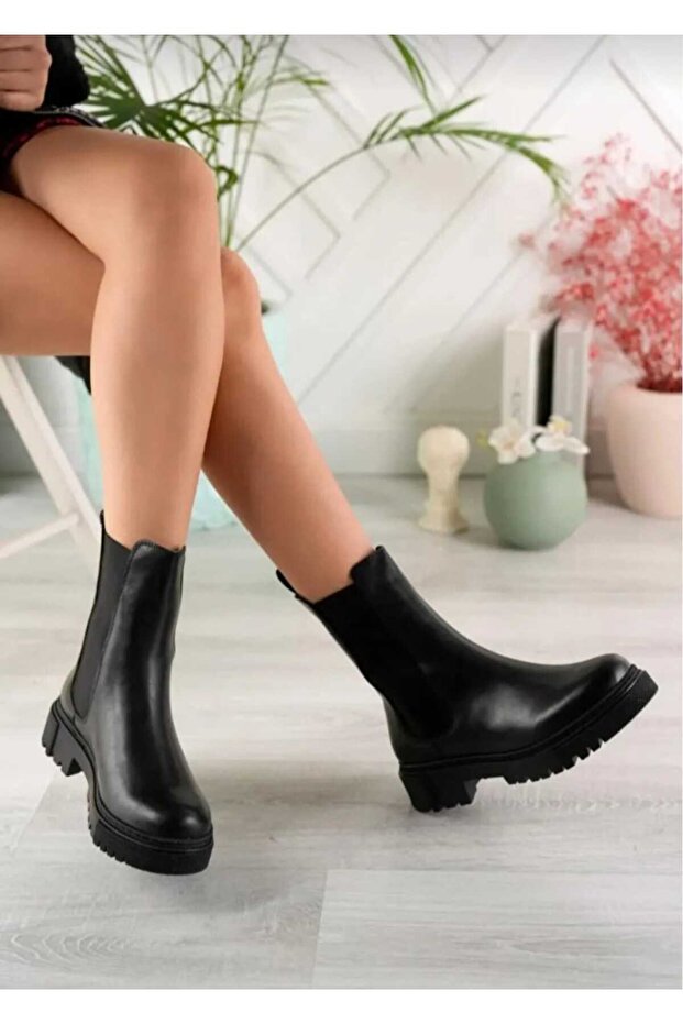 ČERNÉ VODĚODOLNÉ BOTY S ELASTICKÝM STRANICEM - 3