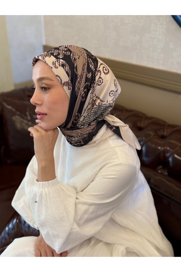 Monarch Pattern Twill Scarf - 1