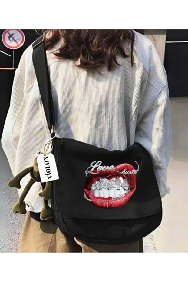 حقيبة مراسل Love Lips مطبوع