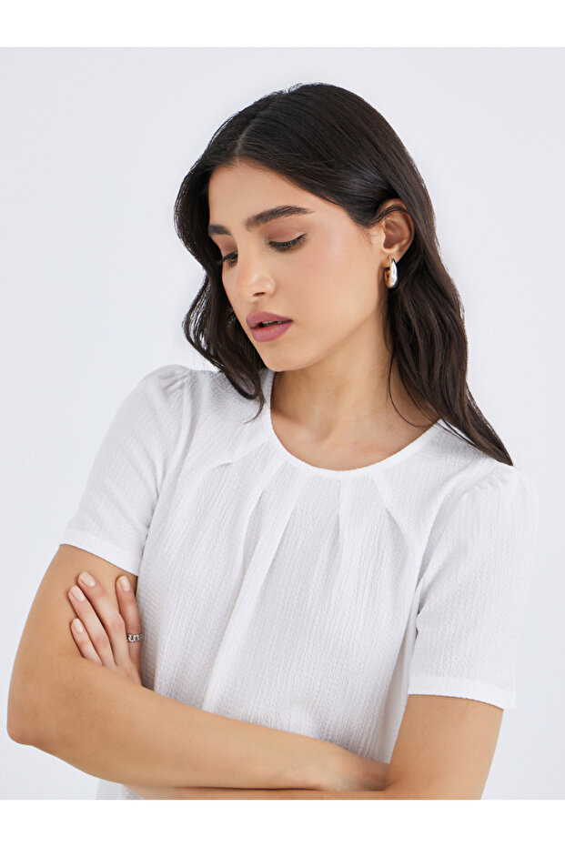 بلوزة سادة برقبة مستديرة وتفاصيل مطوية - 3