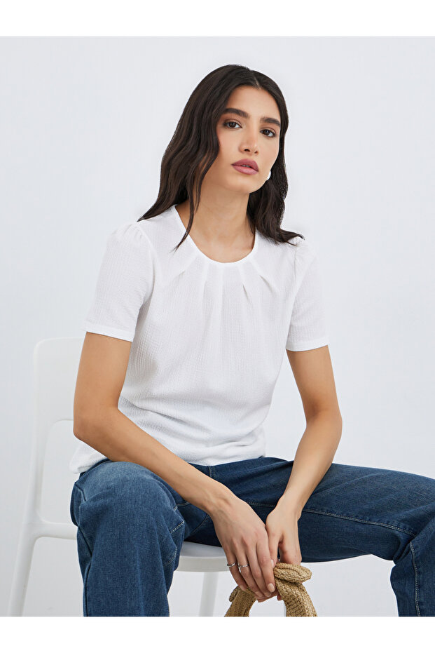 بلوزة سادة برقبة مستديرة وتفاصيل مطوية - 1