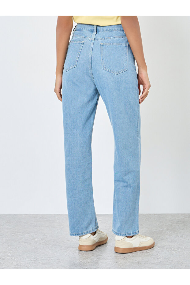 بنطال جينز سادة متوسط الارتفاع وواسع الساق - 4