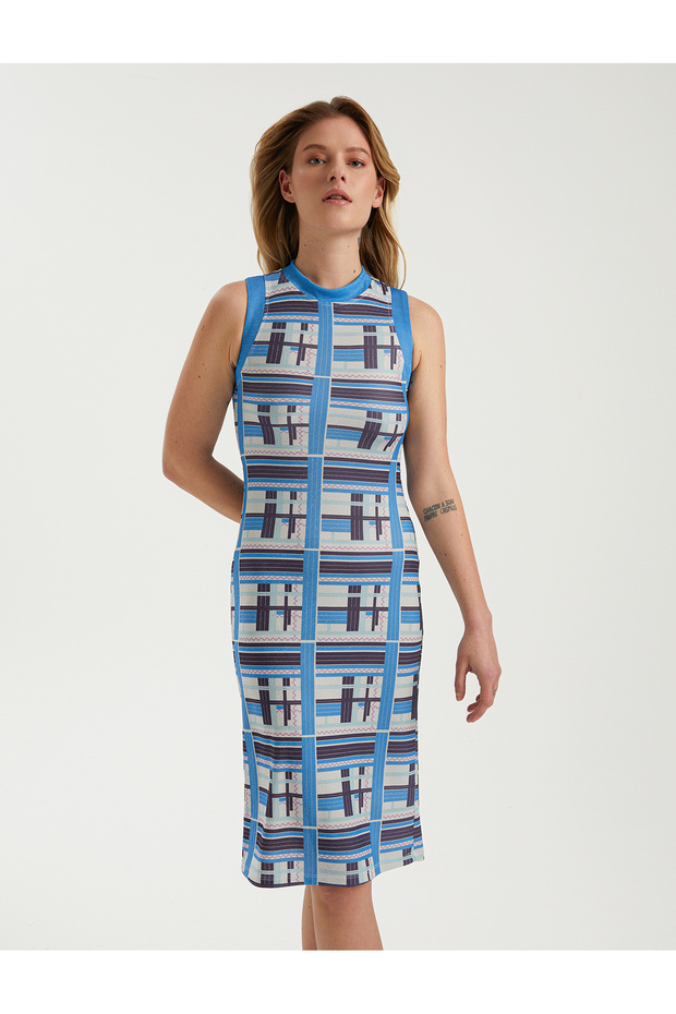 SIFIR KOLLU GARNİLİ MİDİ DESENLİ ÖRME ELBİSE - 3