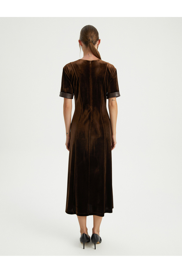 DERI DETAYLI KADIFE ELBISE - 5