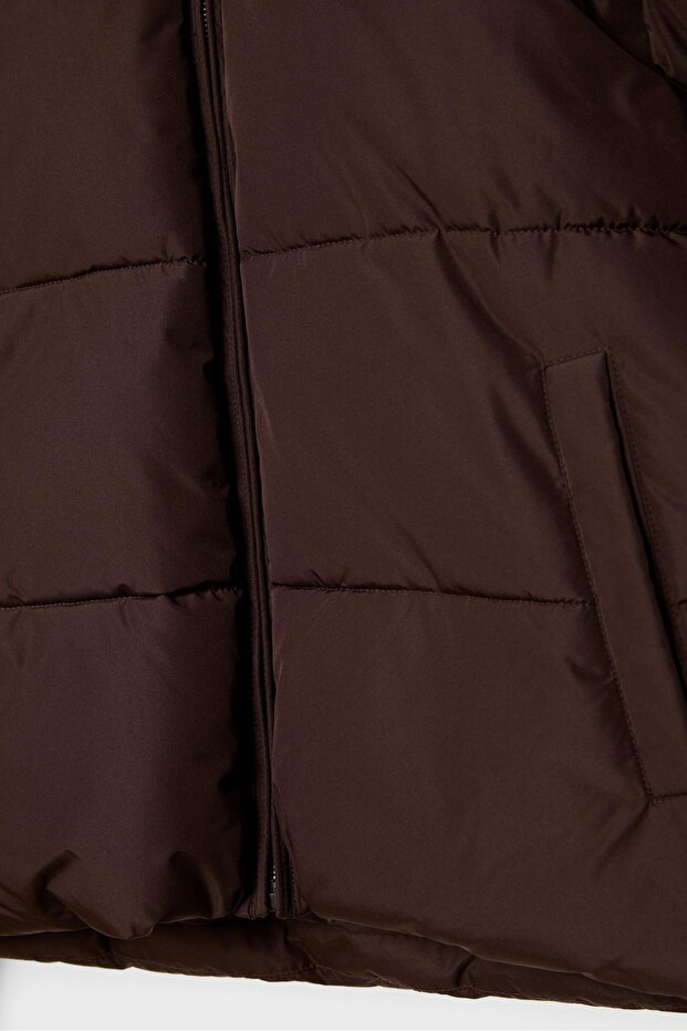 Kapüşonlu kapitone mont - 8