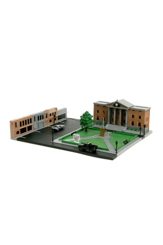 Back to the Future Clock Tower Nano Scene Diorama Modeling