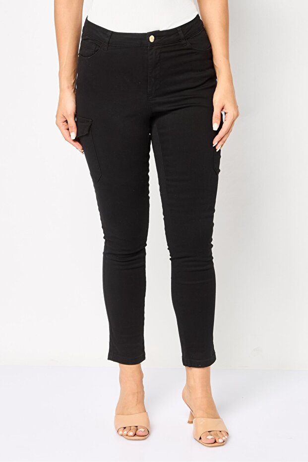 بنطلون جينز كارجو سادة بقصّة عادية للنساء، أسود - 1