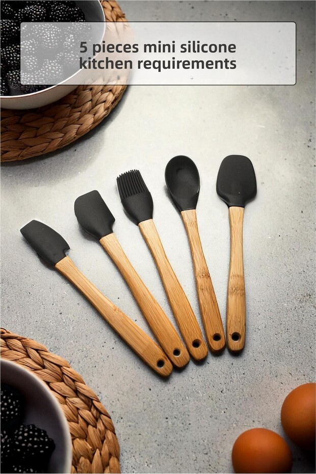 طقم صغير مكون من 5 قطع بمقبض من الخيزران - 1