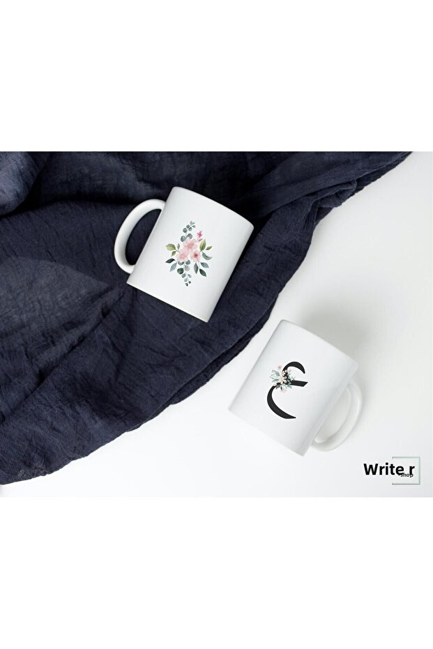 كوب مطبوع عليه حروف عربية، (Y) - 2