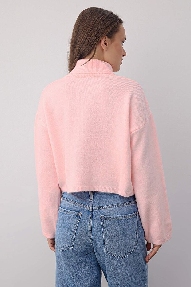 Wardrobe Essentials Pembe Geniş Kalıp Yumuşak Dokulu Crop/Kısa Triko Kazak TWOAW26KZ00113 - 4