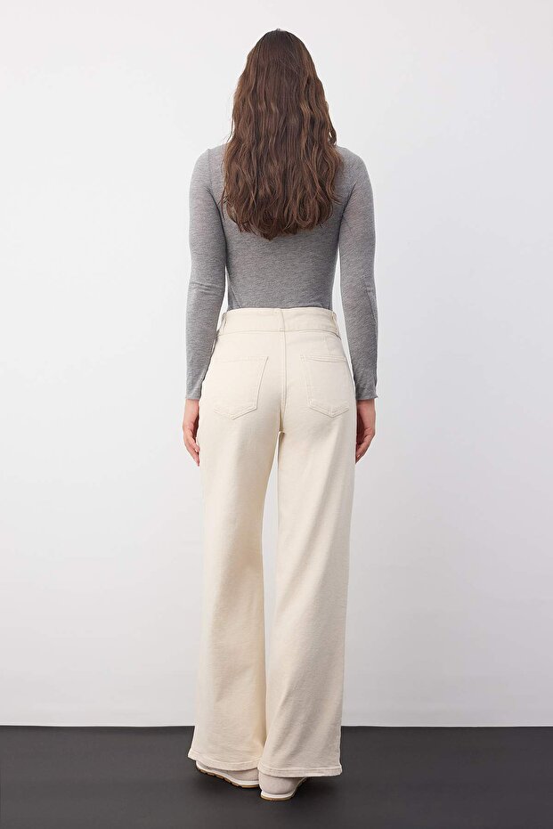 Wardrobe Essentials Ekru Yüksek Bel Cep Detaylı Comfort Esnek Wide Leg Palazzo Jeans TWOAW26JE00120 - 4