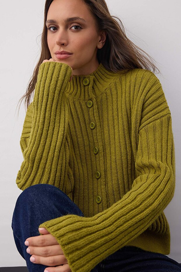 Wardrobe Essentials Yağ Yeşili Geniş Kalıp Fitilli Yumuşak Dokulu Triko Hırka | TWOAW26HI00091 - 1