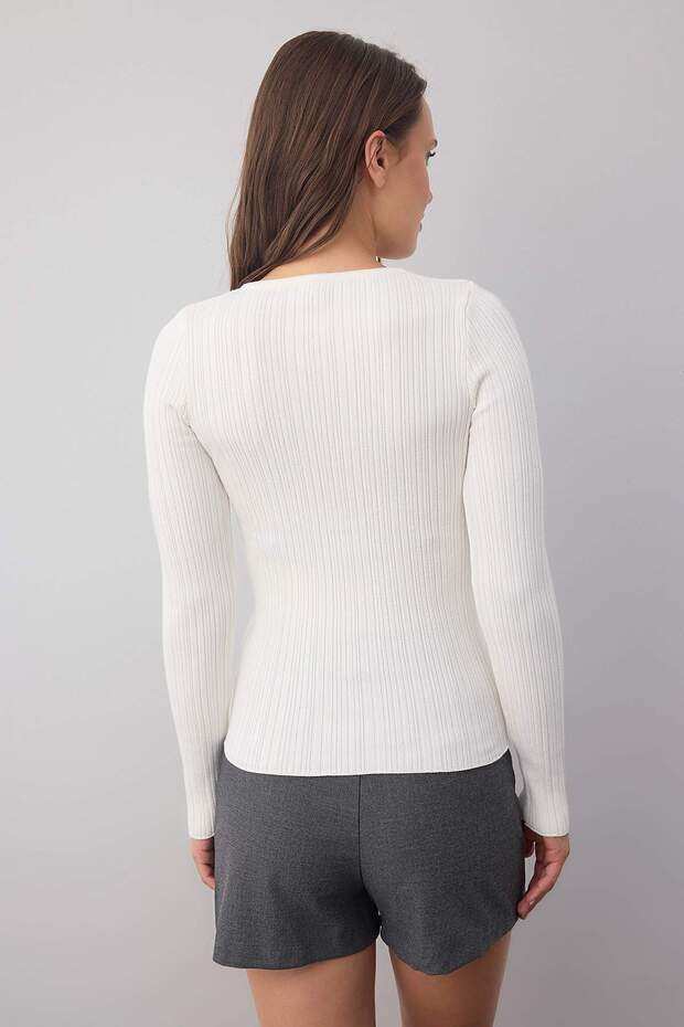 Wardrobe Essentials Ekru Fitted/Vücuda Oturan Fitilli Triko Kazak | TWOAW26KZ00083 - 4