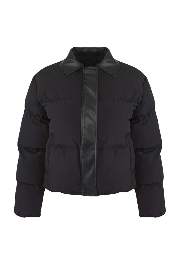 Siyah Oversize Kalıp Yakası Suni Deri Detaylı Şişme Mont TWOAW26MO00140 - 7