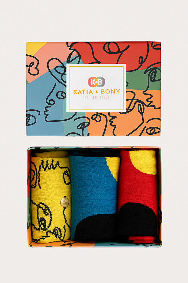 جوارب مكونة من 3 قطع بنمط وجه - 1