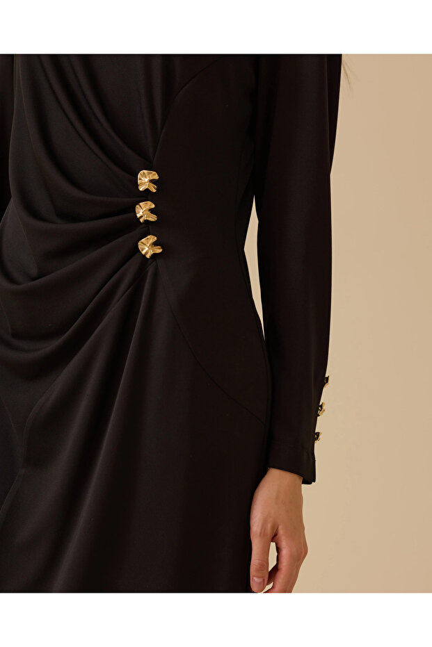 Metal Aksesuarlı Drapeli Krep Elbise - 5