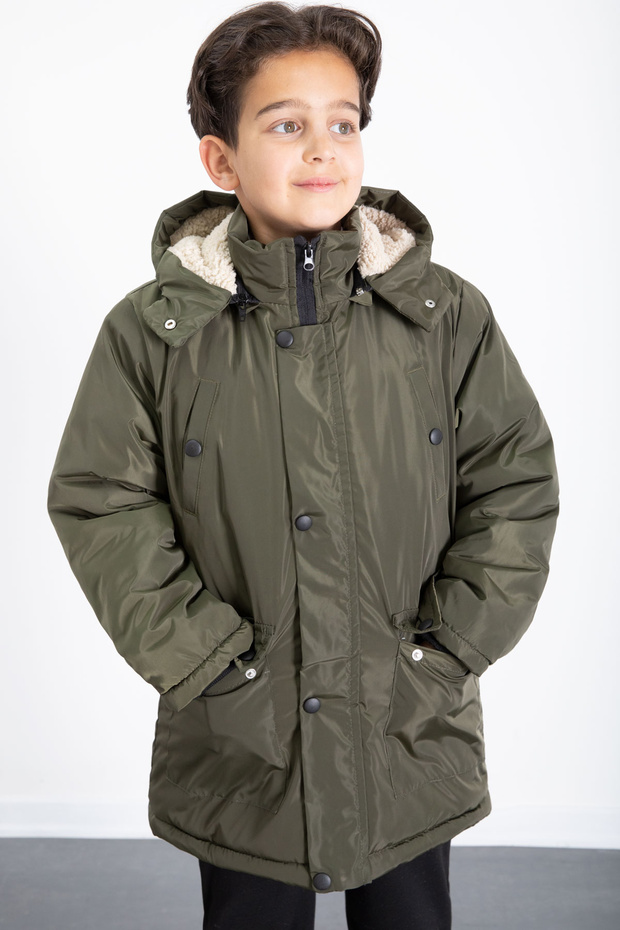 معطف منتفخ أساسي للأولاد مع فرو كاكي داخلي وغطاء رأس قابل للإزالة 21438 - 6