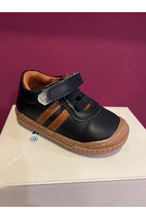 أحذية الخطوة الأولى - 1