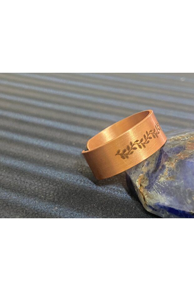 خاتم نحاسي منقوش بفروع الزيتون - 2