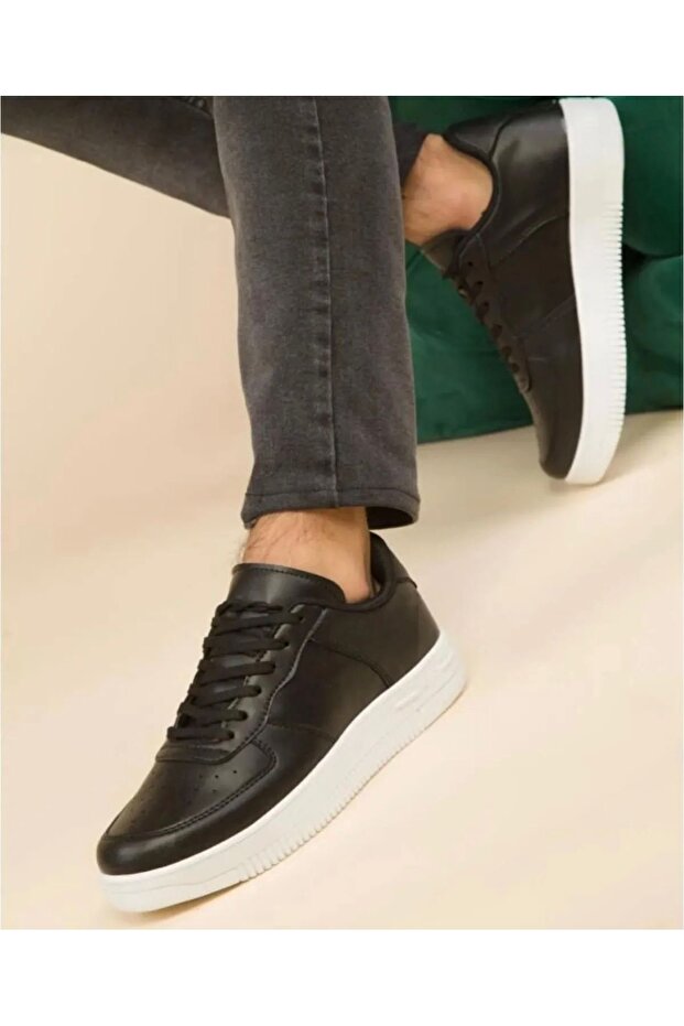 Black-White Sneaker Sneakers