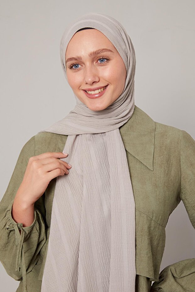 Gray Self-Textured Natural Line Shawl