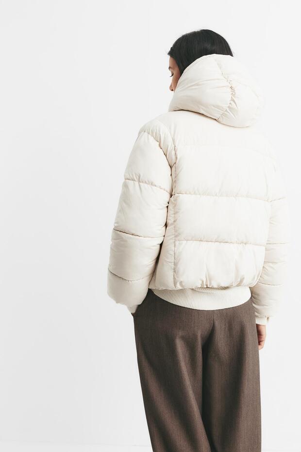 Kısa kapüşonlu şişme mont - 6