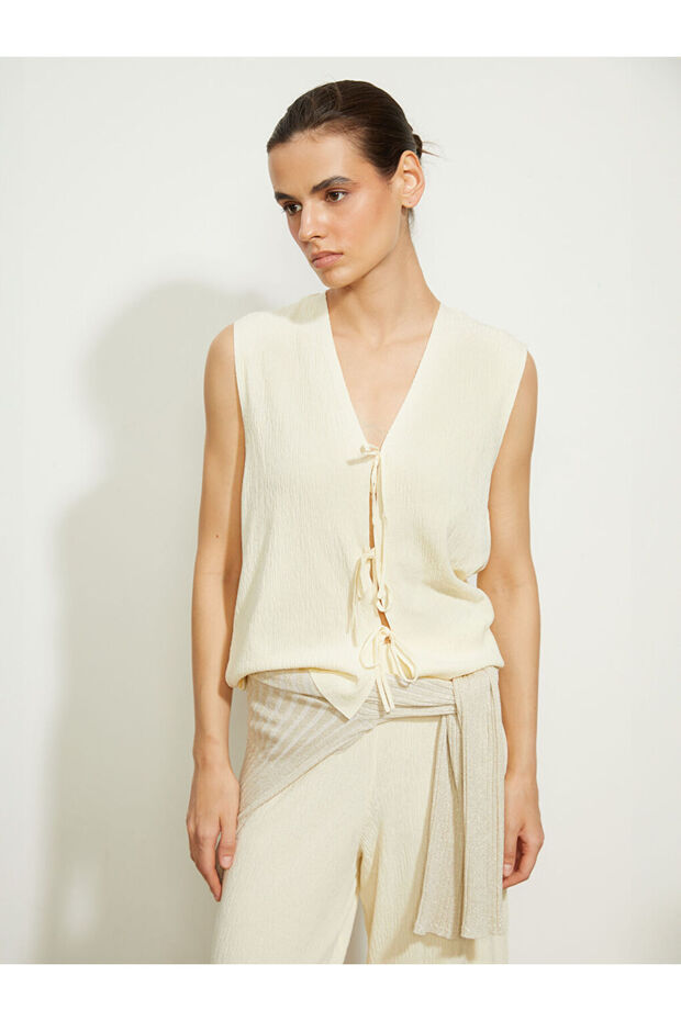 Lcwaikiki Classic V-Neck Tie-Up Women's Knitwear Vest