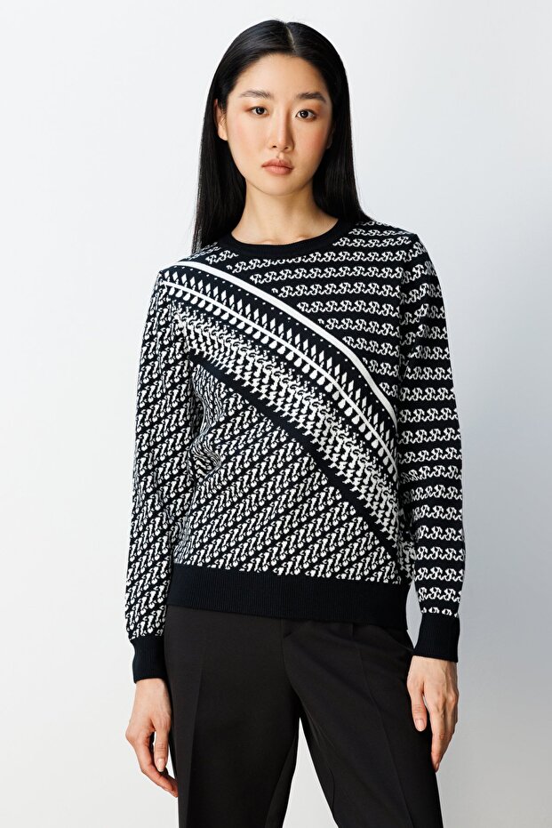 Crew Neck Patterned Sweater - 1
