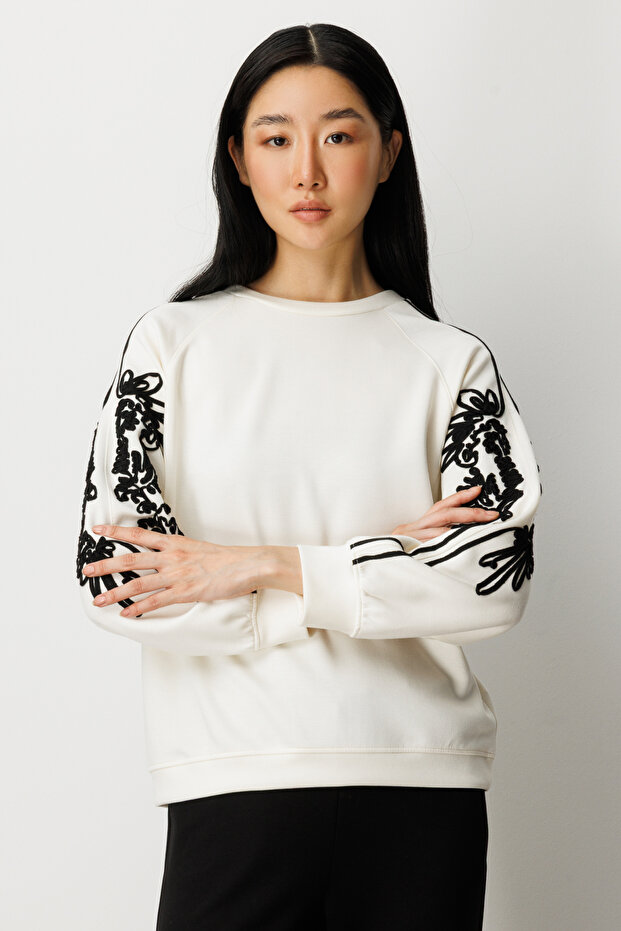 Kolları İşlemeli Sweat - 2