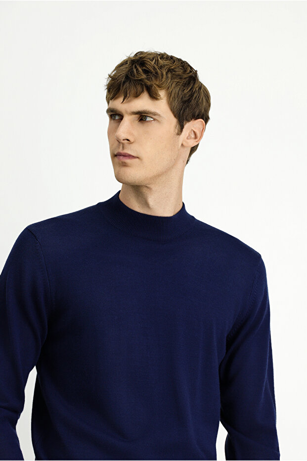 سترة تريكو أساسية محبوكة من الصوف بقصة عادية وياقة نصف دائرية - 4