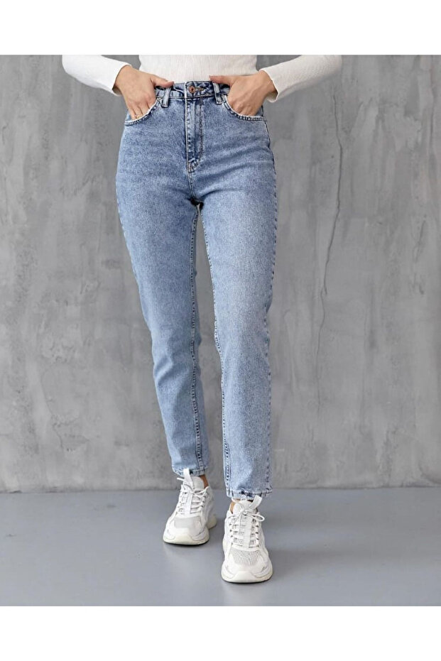 Mona Blue Snow Wash Mom Jean Women's Boyfriend