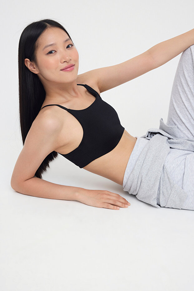 Teen Siyah Soft Kumaş Ayarlanabilir Askı Destekli/Şekillendirici Spor Sütyeni THMAW26SS00004 - 1