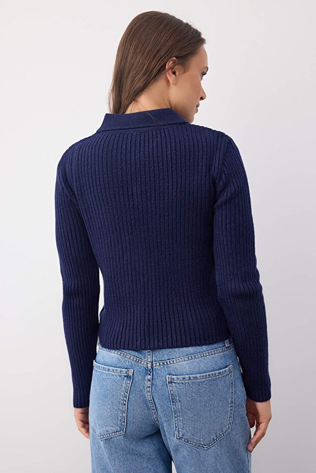 Wardrobe Essentials Lacivert Yumuşak Dokulu Crop Fermuarlı Triko Hırka | TWOAW26HI00177 - 4