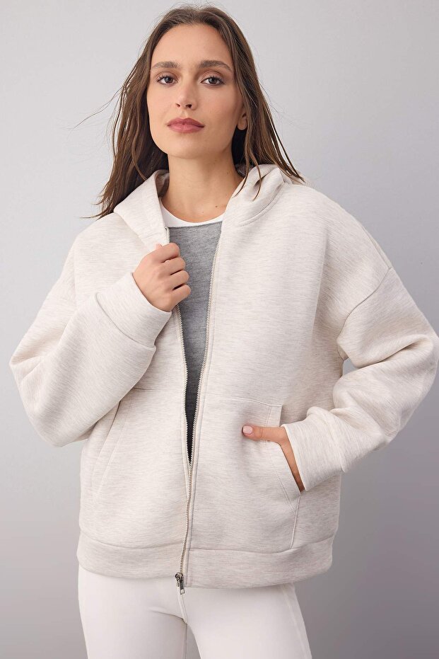 Wardrobe Essentials – Bej Melanj Oversize Kapüşonlu Örme Sweatshirt |TWOAW26SW00018 - 2