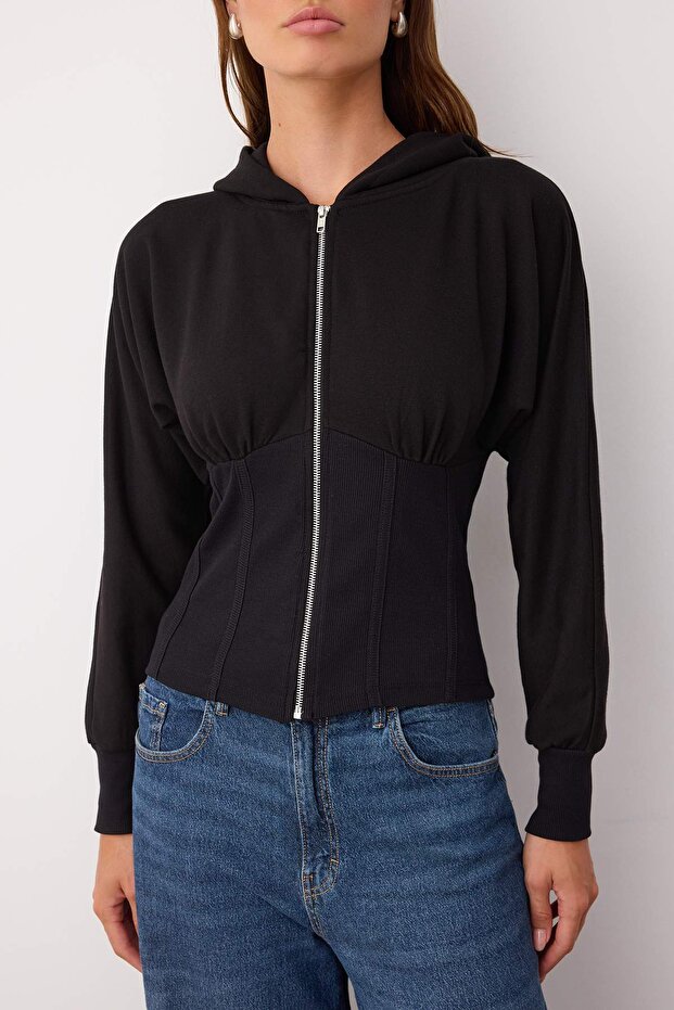 Siyah Fermuarlı Kapüşonlu Belden Oturmalı Esnek Örme Sweatshirt TWOAW26SW00012 - 3