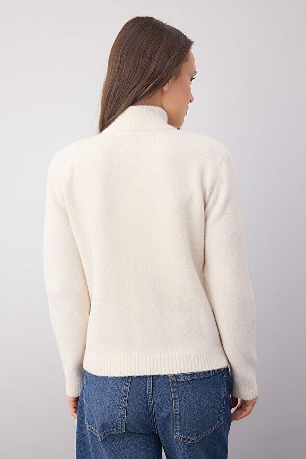 Wardrobe Essentials Ekru Yünlü Fermuarlı Dik Yaka Papatya Elcikli Triko Hırka |TWOAW26HI00090 - 4