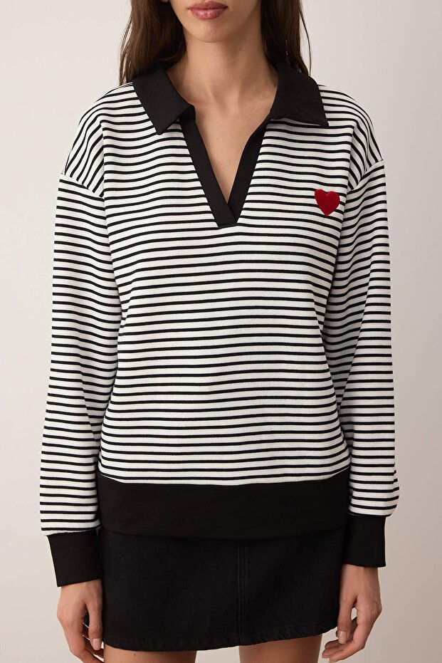 Siyah Çizgili Kalp Nakışlı Regular/Normal Kalıp Örme Sweatshirt TWOAW26SW00003 - 7