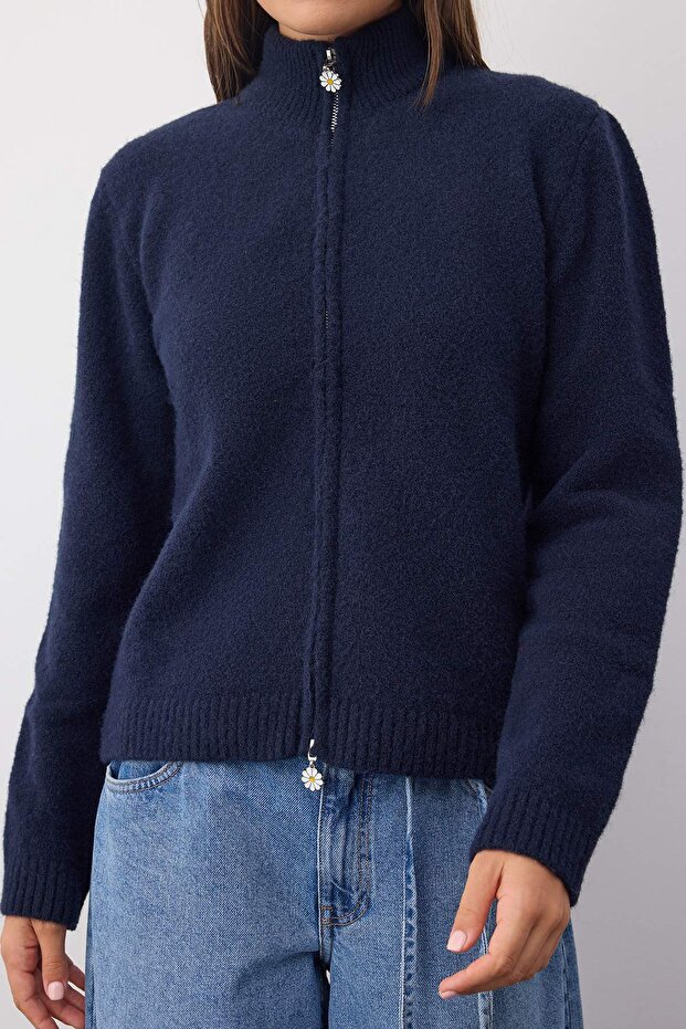 Wardrobe Essentials Lacivert Yünlü Fermuarlı Dik Yaka Papatya Elcikli Triko Hırka |TWOAW26HI00090 - 3