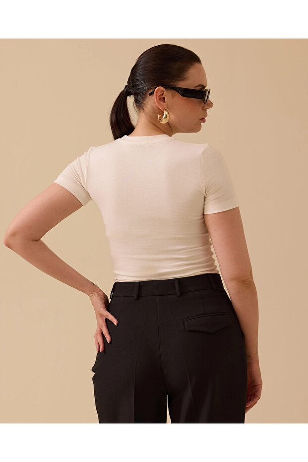 Yuvarlak Yaka Kısa Kollu Basic Tişört - 2