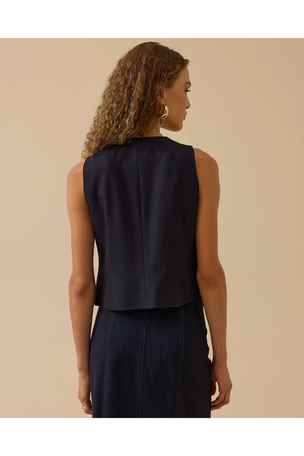 سترة كلاسيكية بتفاصيل أزرار - 3