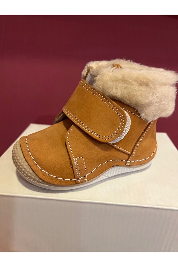 أحذية الخطوة الأولى - 1