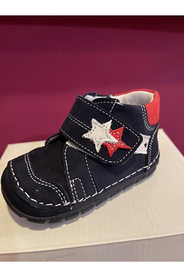 أحذية الخطوة الأولى - 1