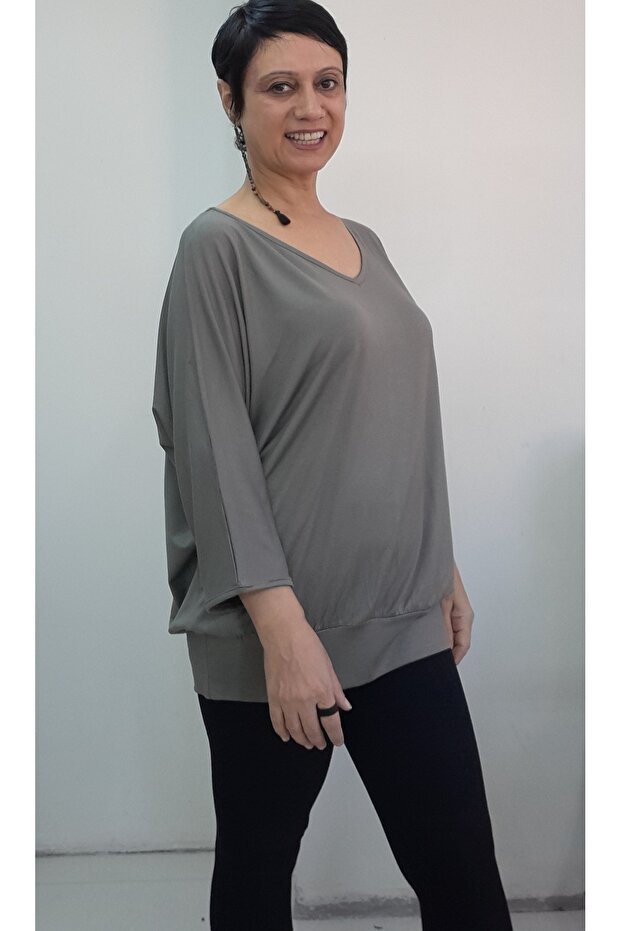 Çağla Green V-Neck Bat Three-Quarter Sleeve Combed Viscose T-Shirt