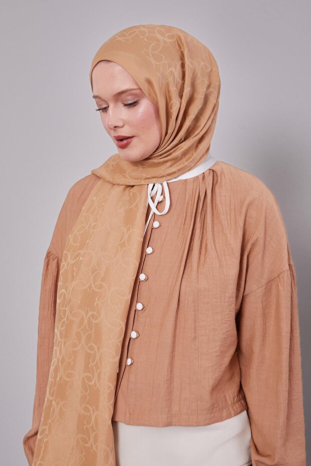 شال غرازيا بنمط هندسي ذهبي - 1