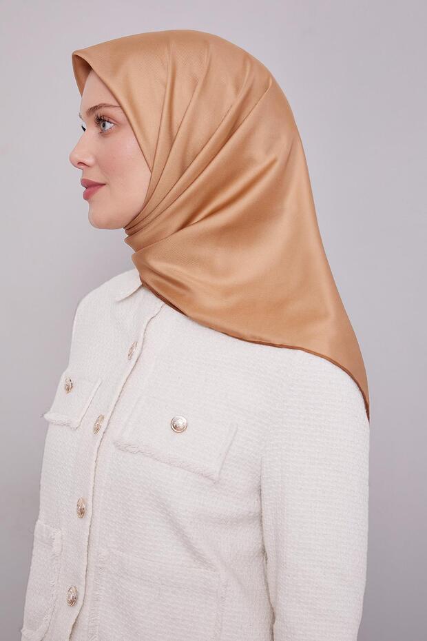 وشاح من نسيج التويل بلون بيج موحد - 1