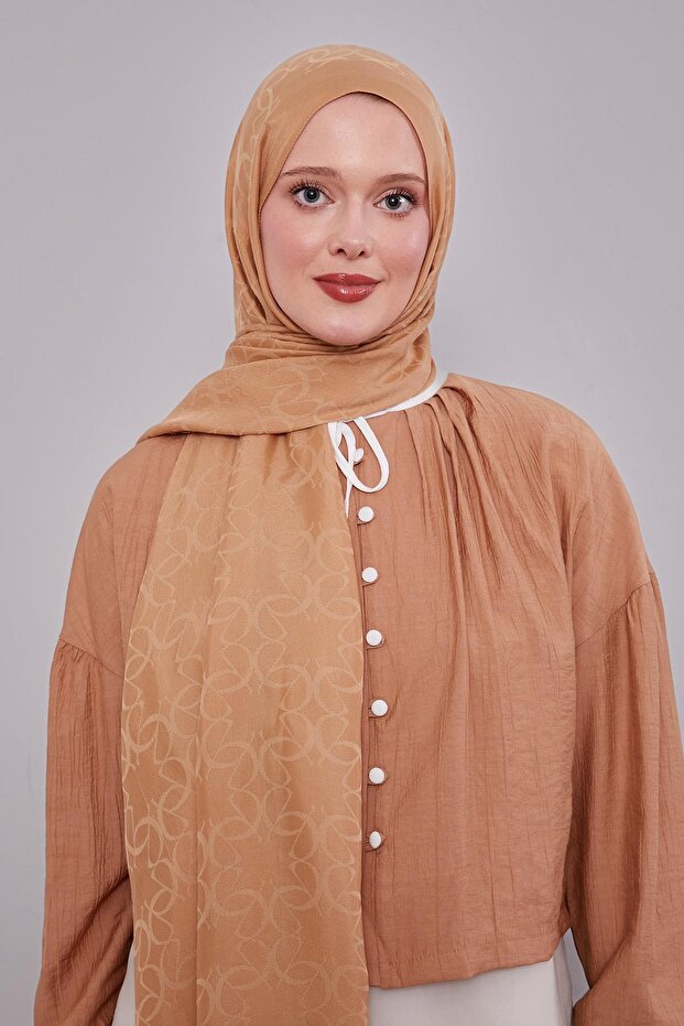 شال غرازيا بنمط هندسي ذهبي - 3