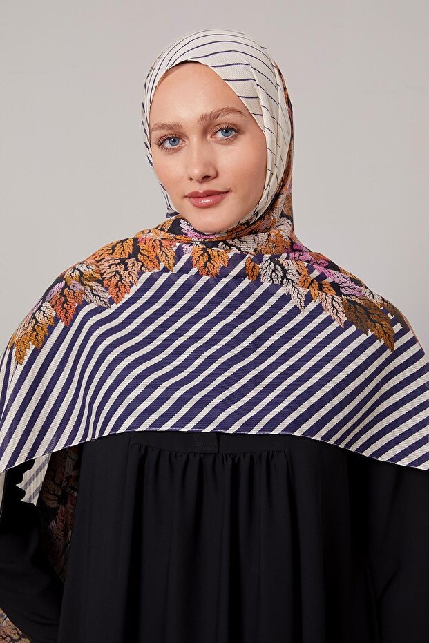 شال قطني بنمط الصنوبر باللون الأزرق الداكن - 3