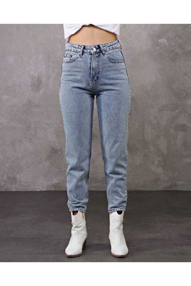 Leo Erva Blue Snow Wash Mom Boyfriend Jean Women's Power Lycra Collector