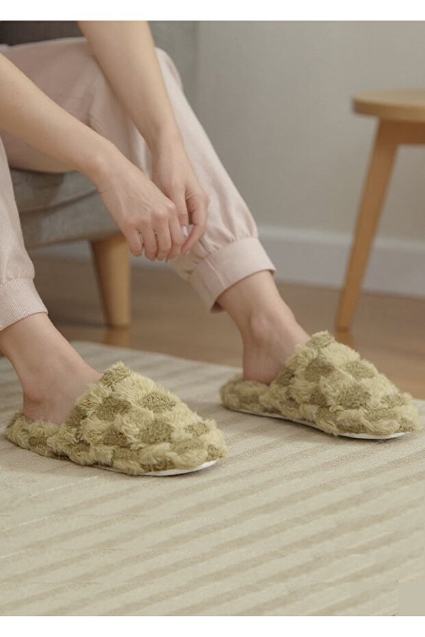 Women's Plaid Patterned Soft Furry House Slippers