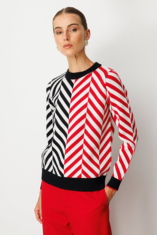 Zigzag Patterned Crew Neck Knit Sweater-65308 - 2